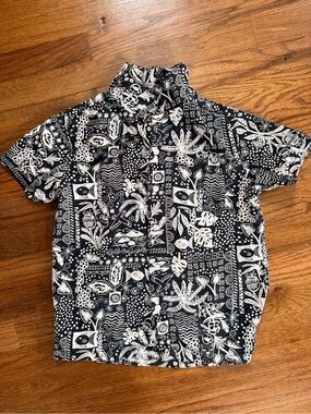 Cat & Jack Black & White Printed Short-Sleeve Boy’s Shirt